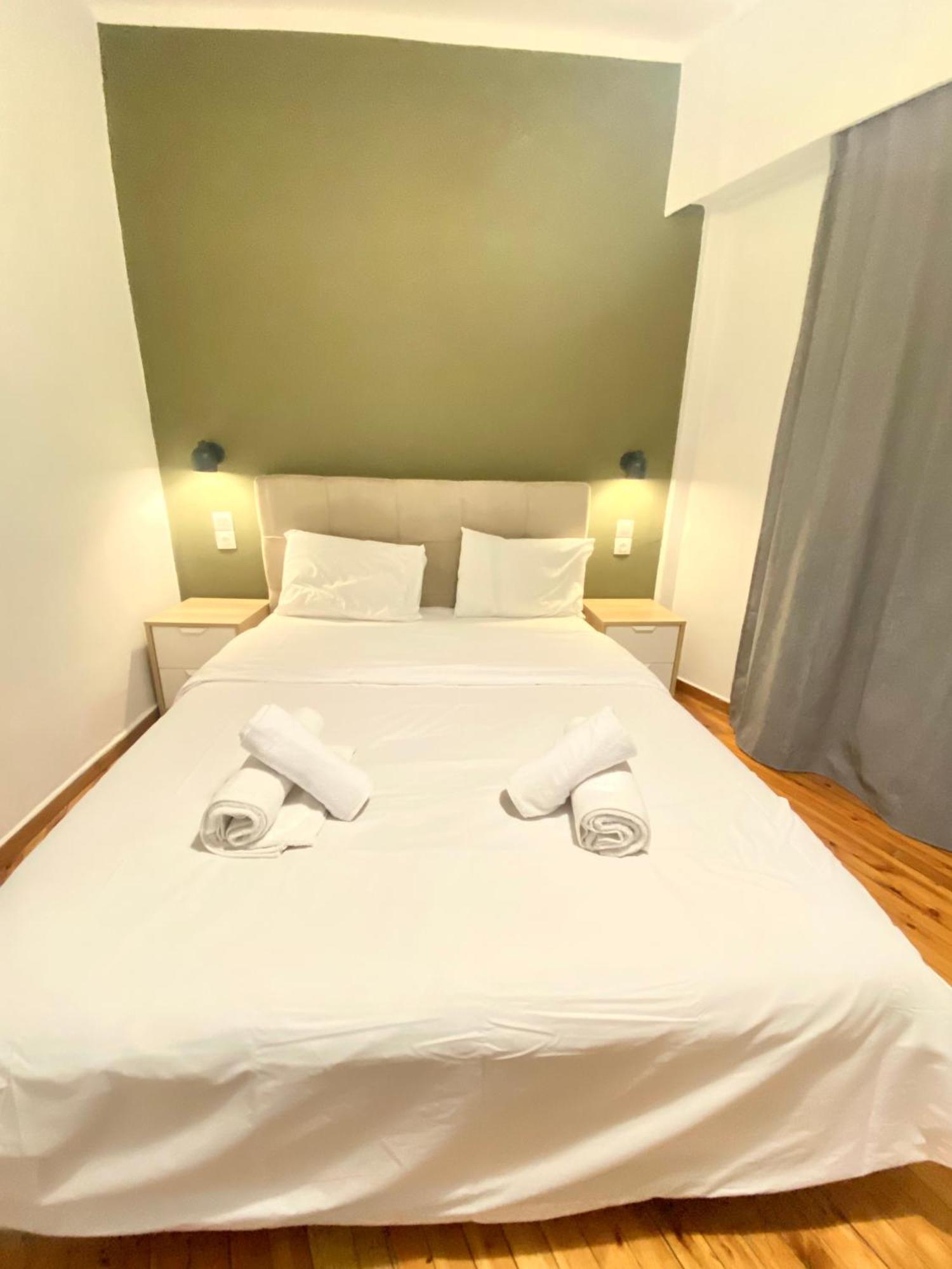 Themis 10 Athens